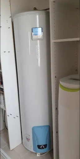 Installation d'un chauffe eau Atlantique avec ordinateur de commande à Marseille 4ème, Marseille, MACCOTTA Plomberie